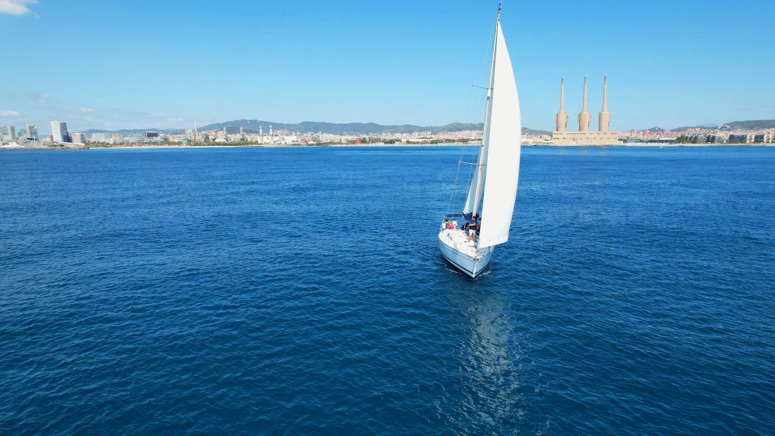 Barcelona Sailing Experience & Private Yacht Hire